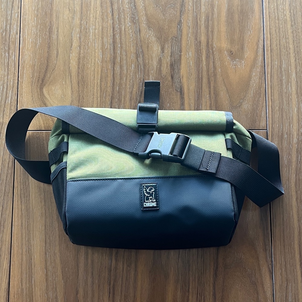Chrome Industries “Double Track” handlebar bag NWOT